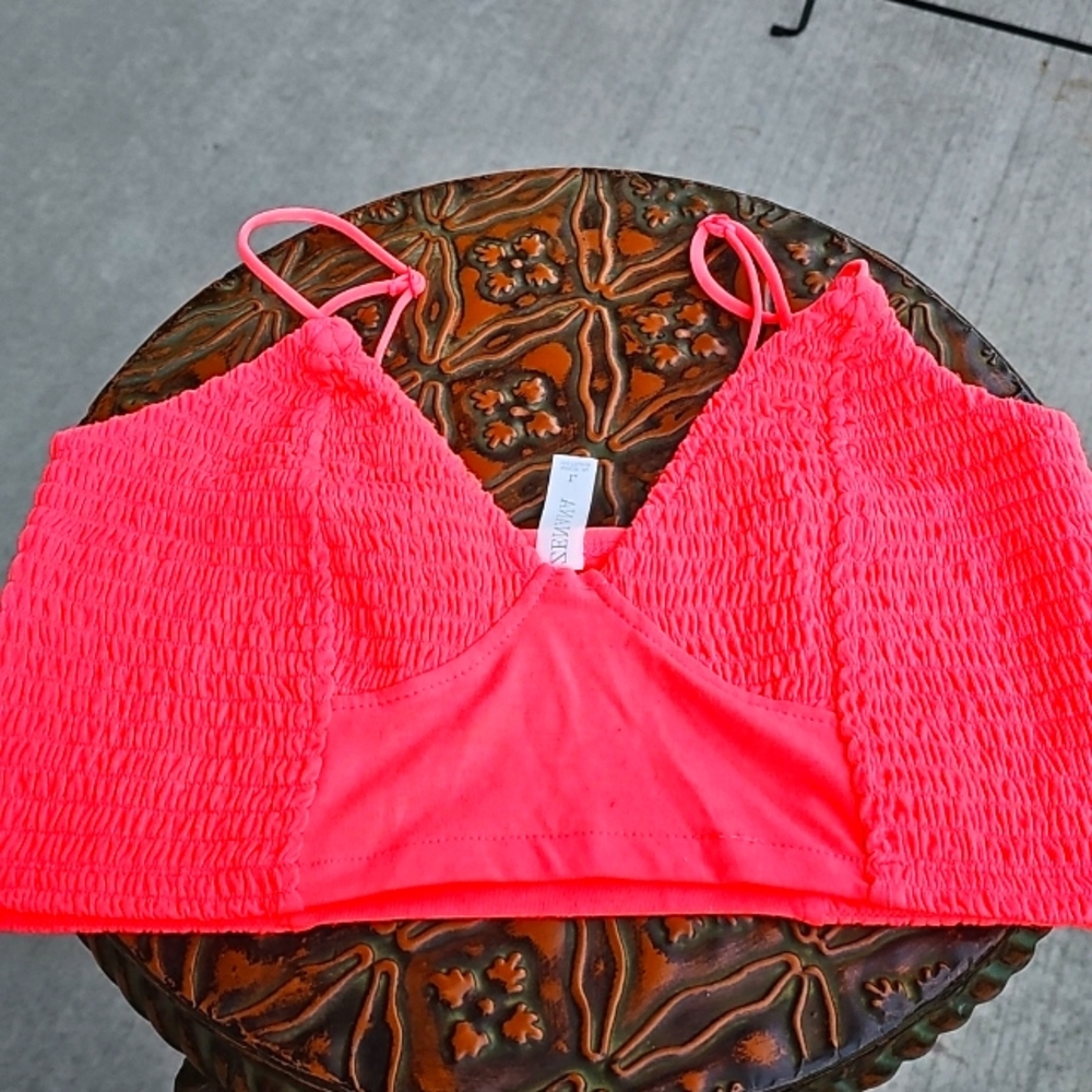 ZENANA Womens sz large NWOTS Neon Coral bralette. .THIS COLOR IS GORGEOUS!!!